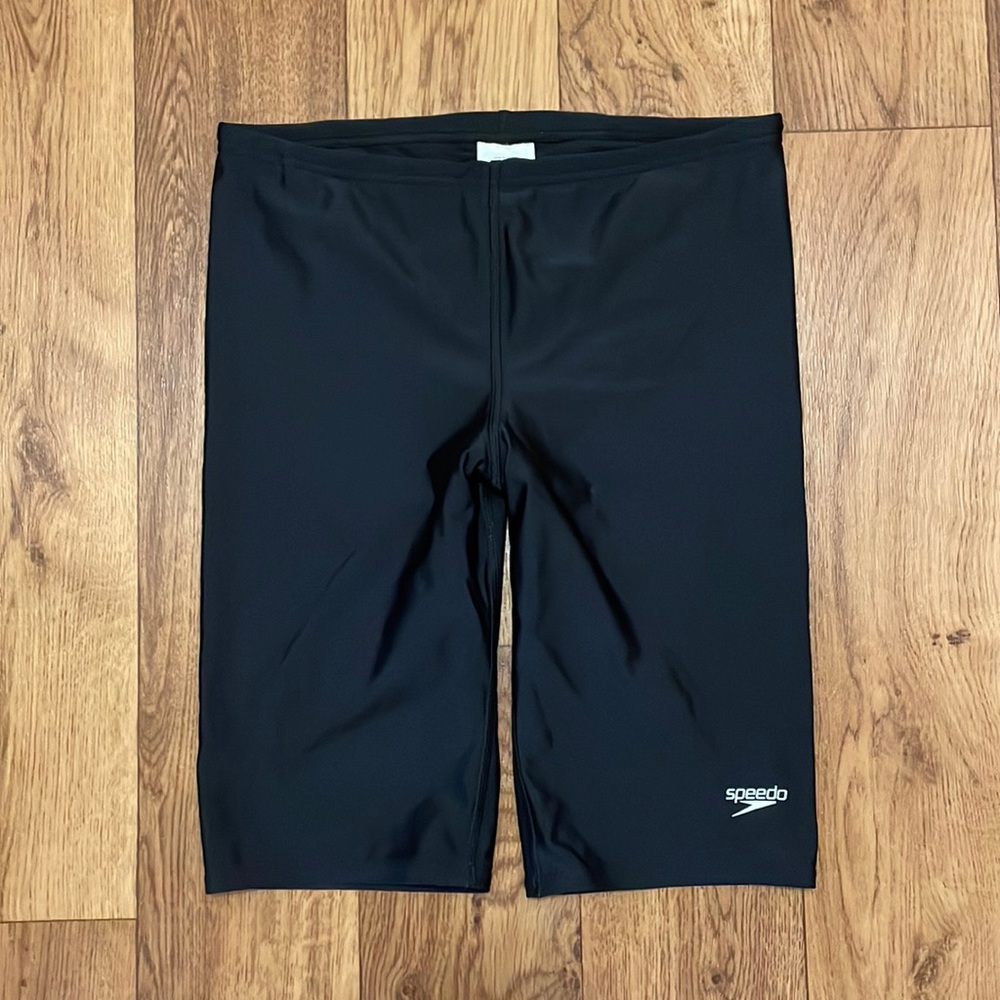 Speedo size 32